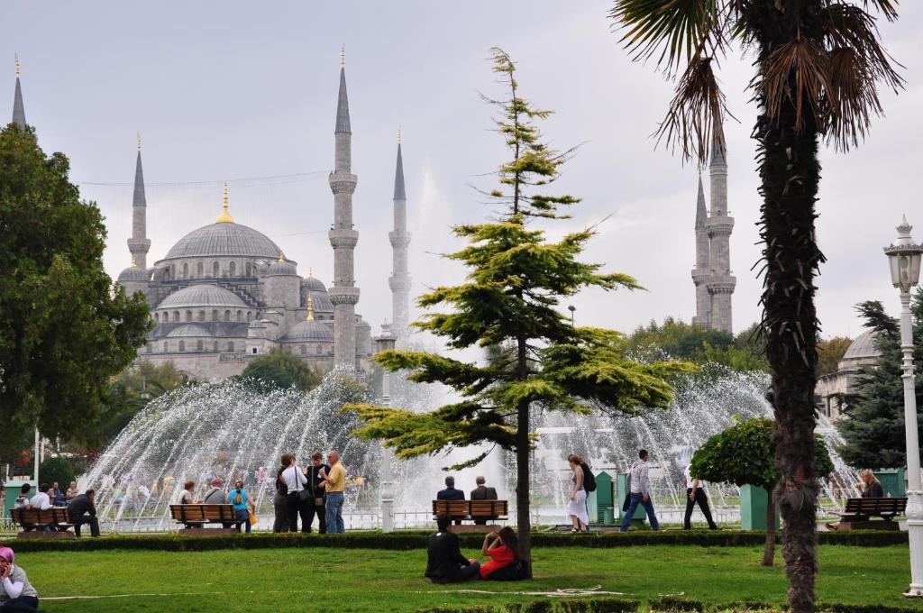Esra Sultan Petrol Hotel Istambul Exterior foto