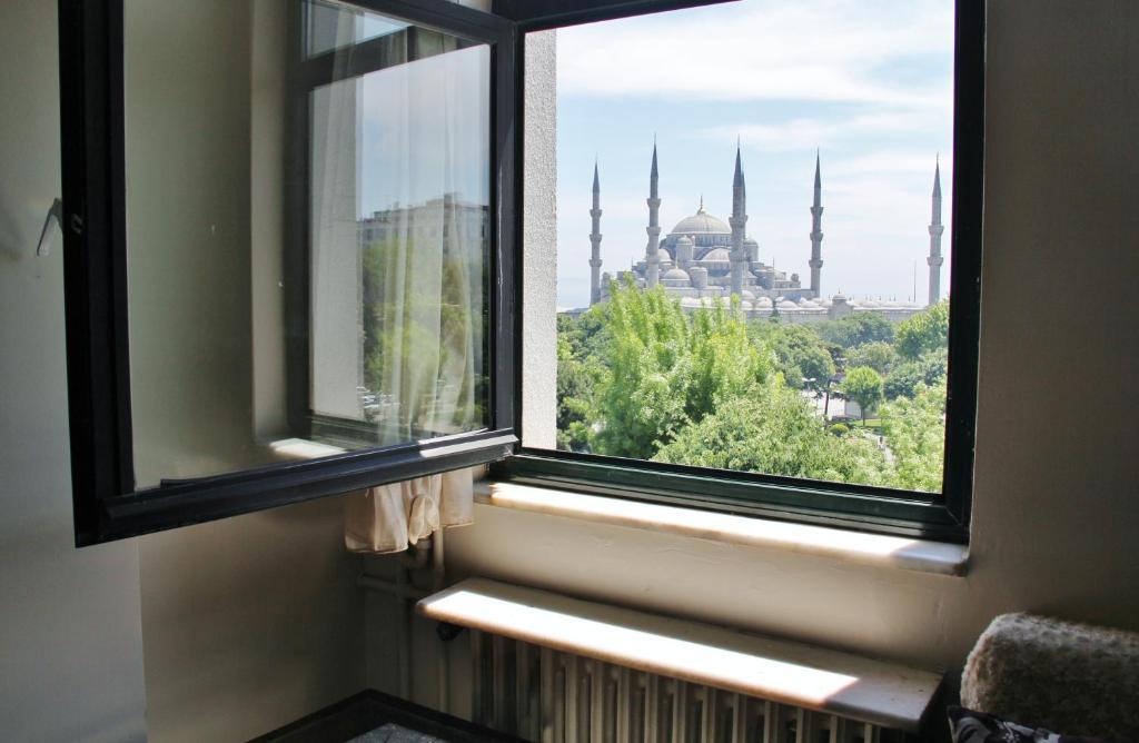 Esra Sultan Petrol Hotel Istambul Exterior foto