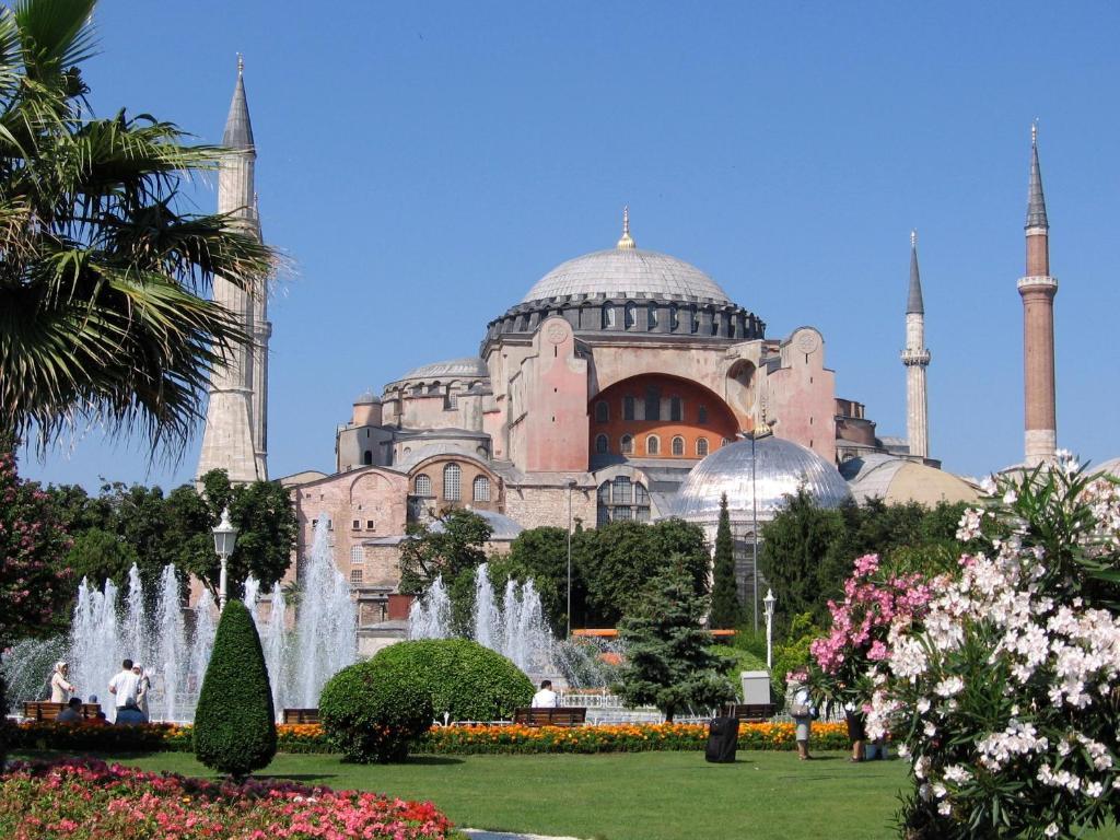 Esra Sultan Petrol Hotel Istambul Exterior foto
