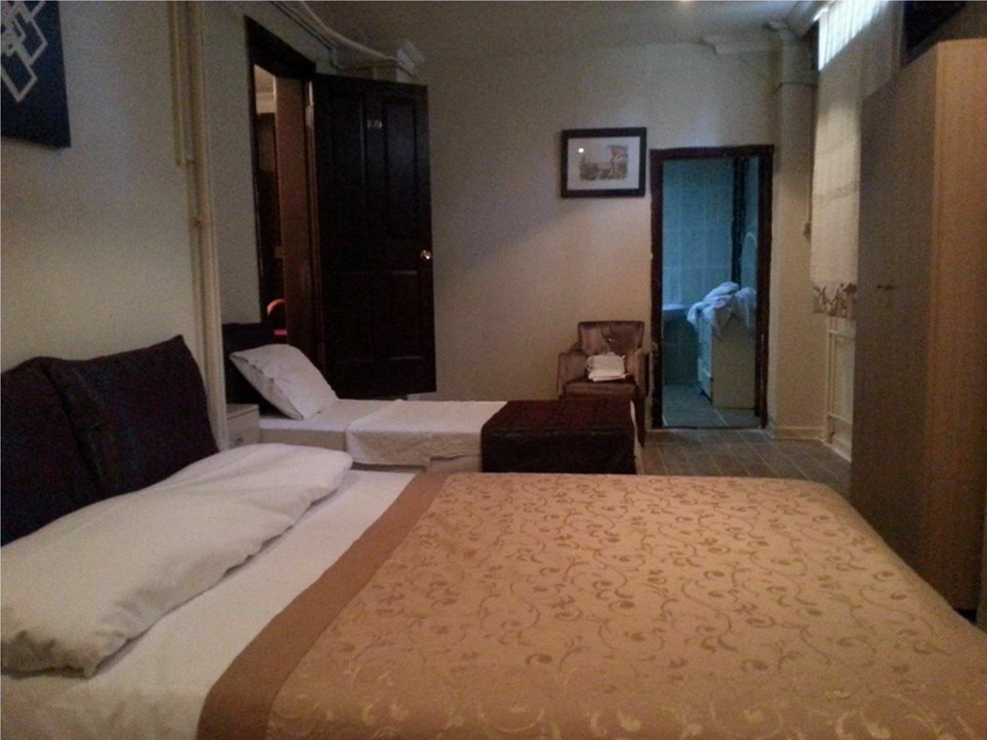 Esra Sultan Petrol Hotel Istambul Exterior foto