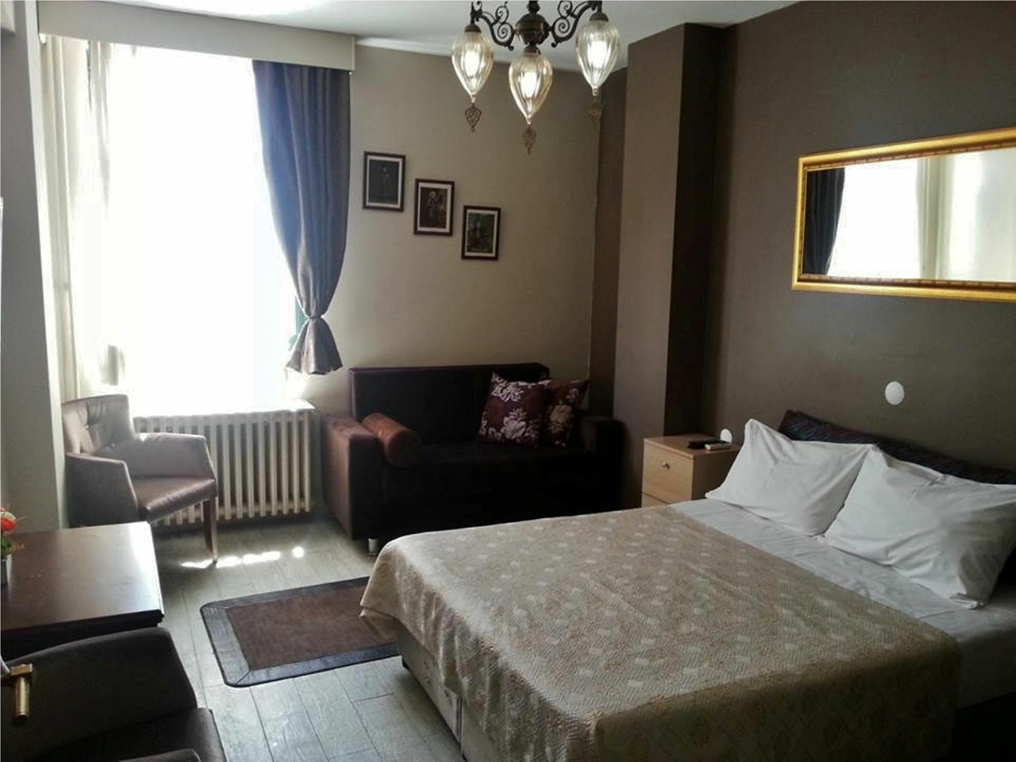 Esra Sultan Petrol Hotel Istambul Exterior foto